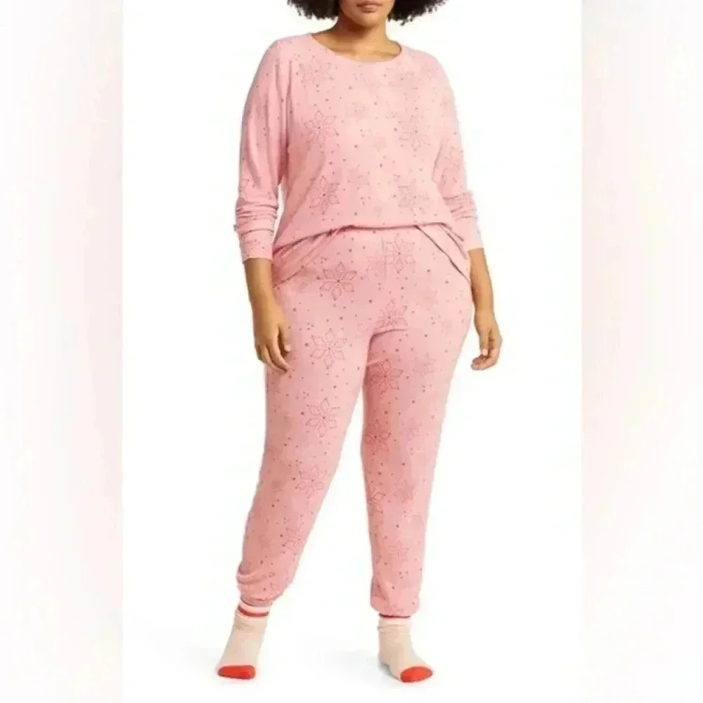 NWT BP NORDSTROM PJ SET 
PINK  BEAUTY SNOWFLAKE DOTS M